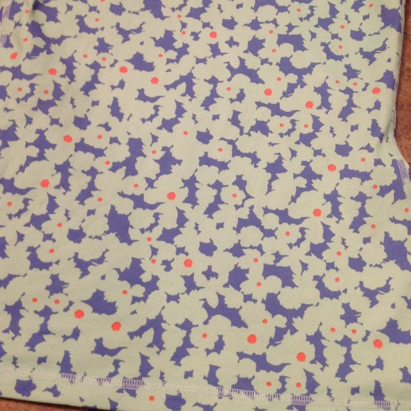 Kid's Ivivva Athletica Tank Top. Size 10. - Picture 2 of 3